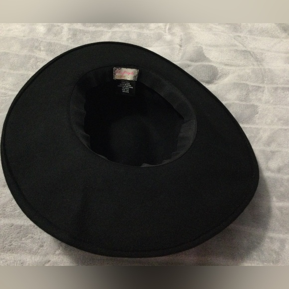 Free People Black 100% Wool Hat - Picture 3 of 6